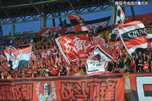 kaiyun官网入口：
中国足球甲级联赛开战 四川足球再一次为打击顶级联赛而起航(图6)