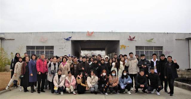 ‘kaiyun官网入口’
威海职业学院艺术学院师生:走进简一艺术空间 享艺术盛宴(图7) ‘kaiyun官网入口’
威海职业学院艺术学院师生:走进简一艺术空间 享艺术盛宴(图7)